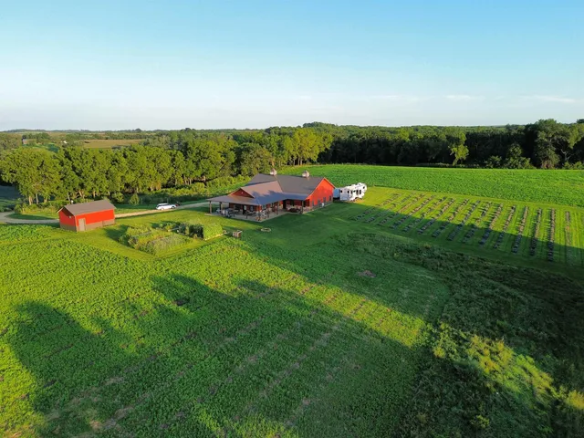 $899,900 | 5320 Sunny Ridge Road, Mineral Point, WI 53565