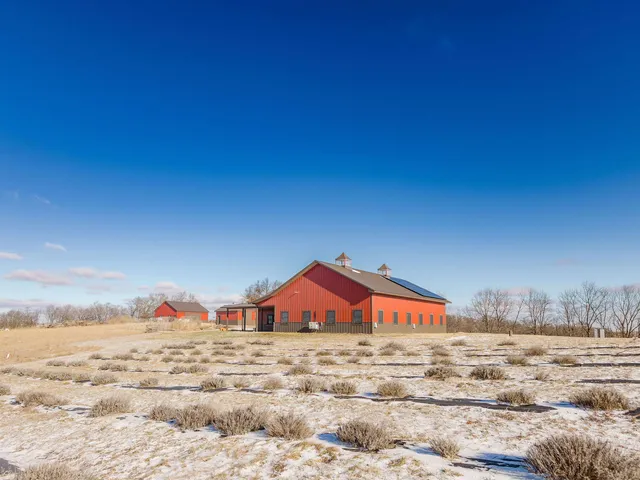 $849,900 | 5320 Sunny Ridge Road, Mineral Point, WI 53565