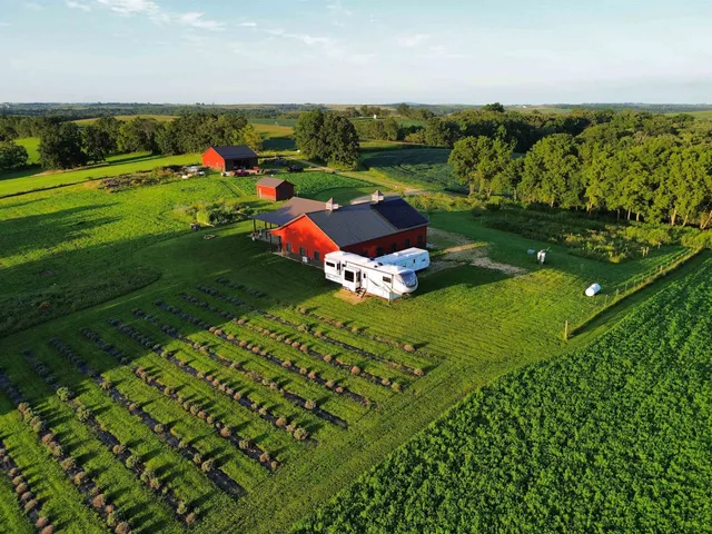 $899,900 | 5320 Sunny Ridge Road, Mineral Point, WI 53565