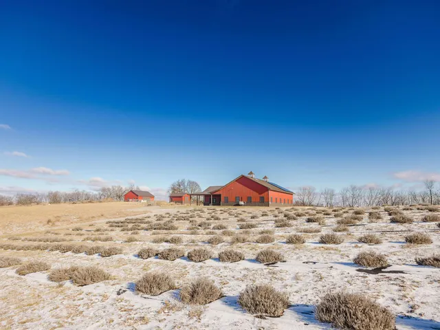 $849,900 | 5320 Sunny Ridge Road, Mineral Point, WI 53565