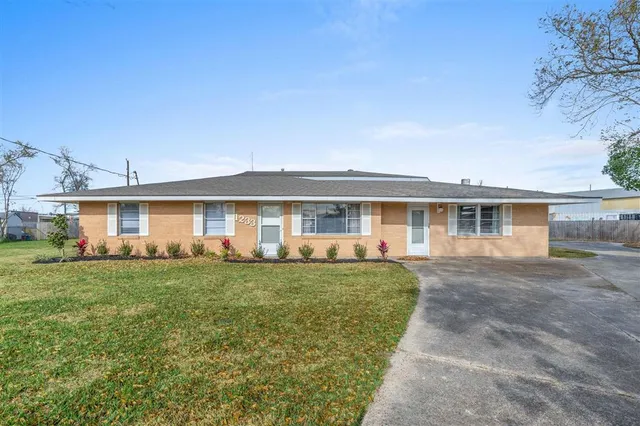 $219,900 | 1233 Texas Street, Sulphur, LA 70663