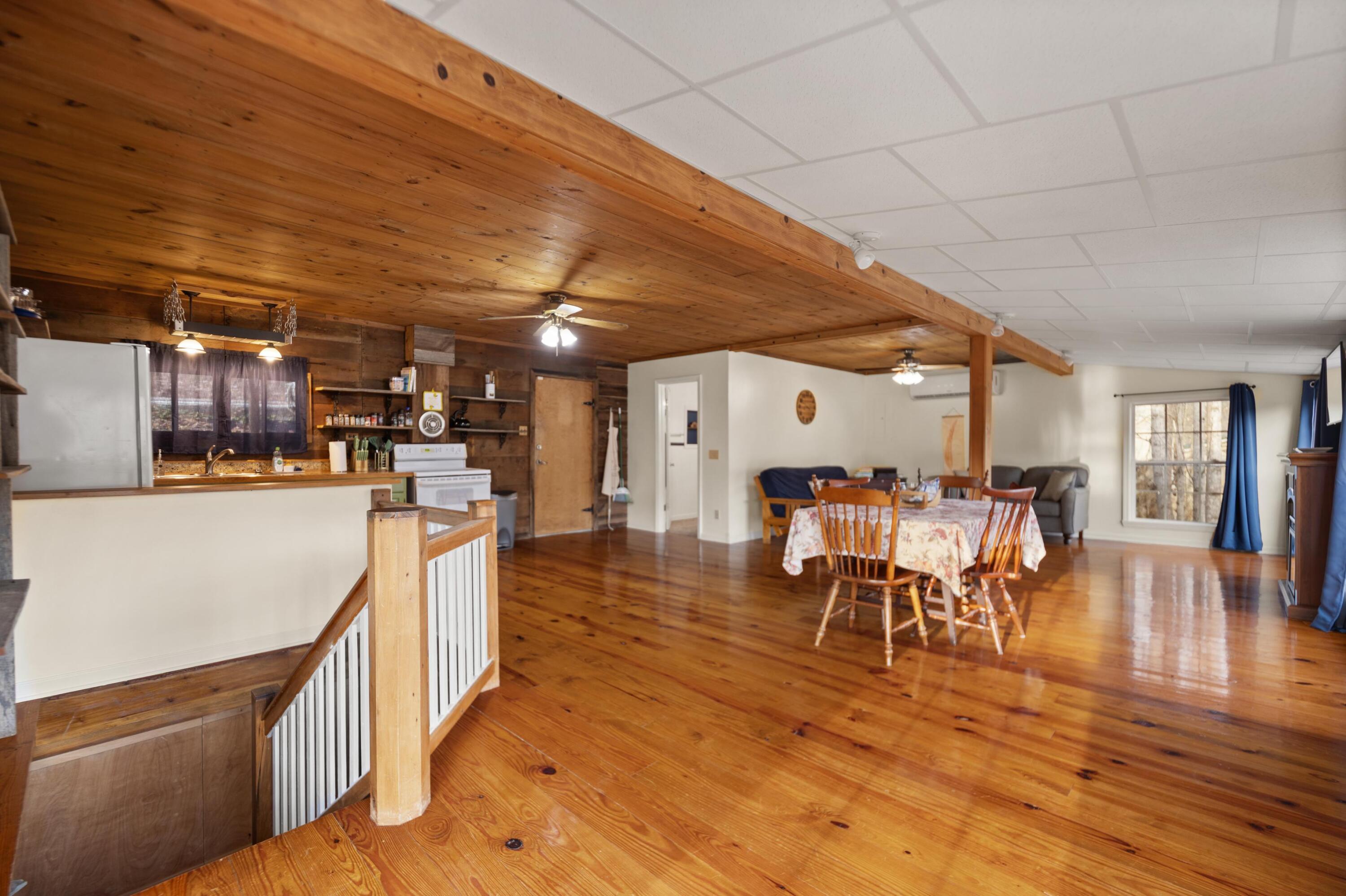 560 Fisherman Cove Road London, KY 40741 - Photo 18 of 48 118A0177
