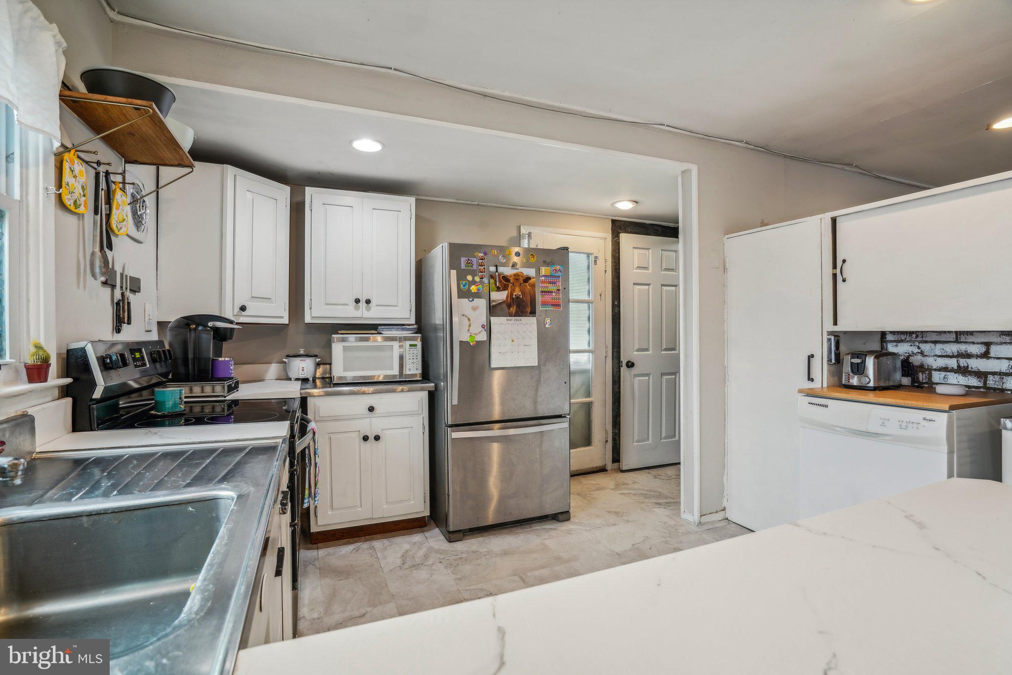 127 Elderberry Drive Levittown, PA 19054 - Photo 15 of 36