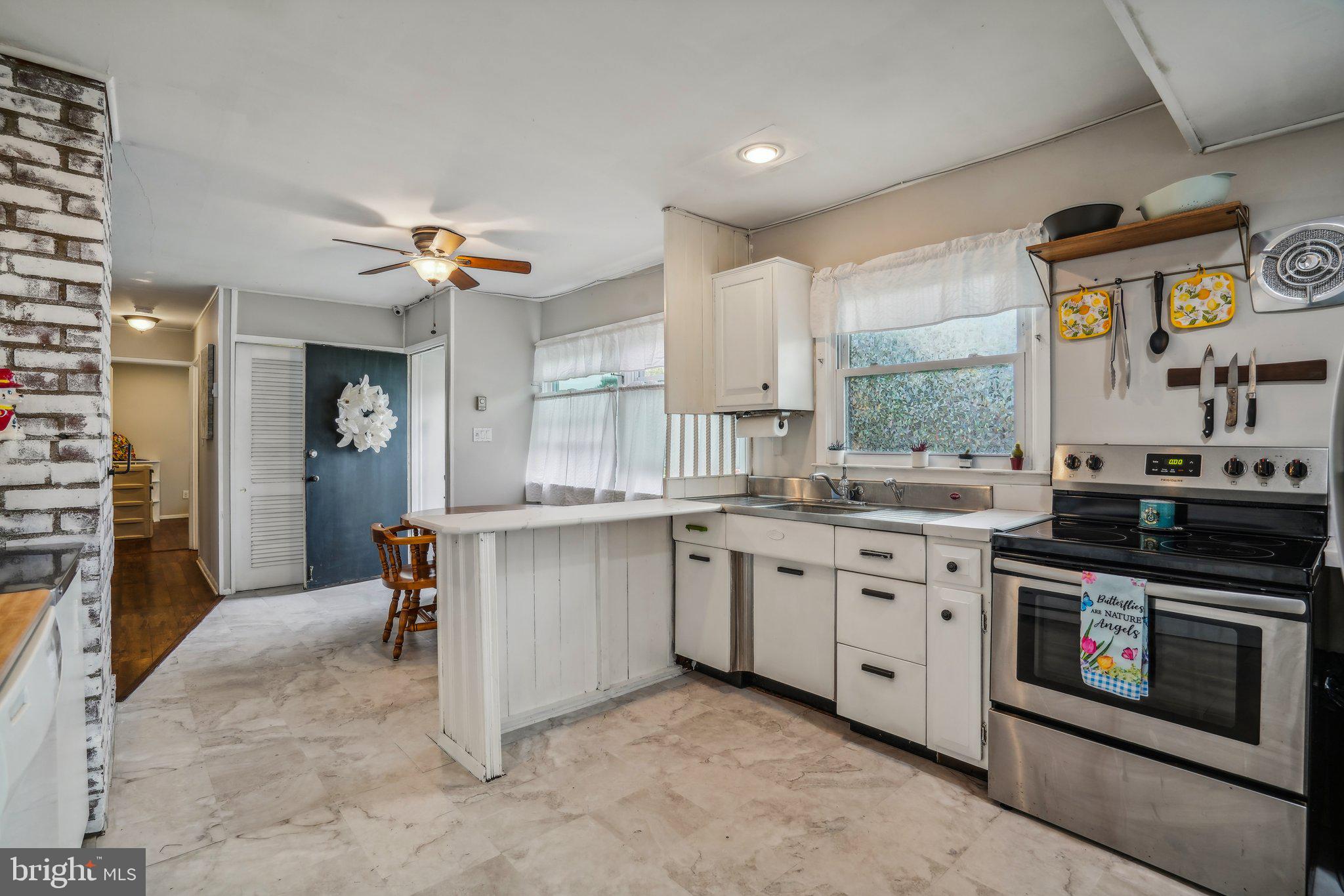 127 Elderberry Drive Levittown, PA 19054 - Photo 16 of 36