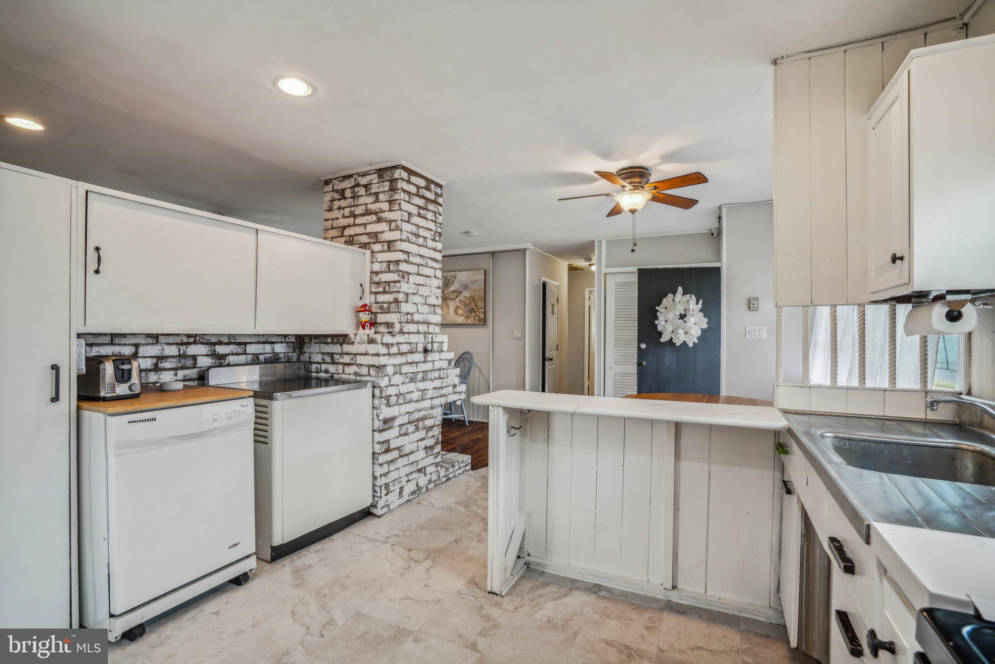 127 Elderberry Drive Levittown, PA 19054 - Photo 17 of 36