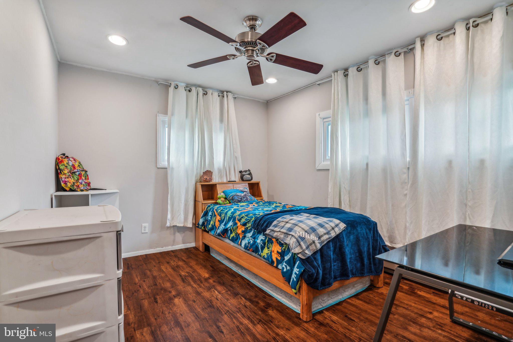 127 Elderberry Drive Levittown, PA 19054 - Photo 18 of 36