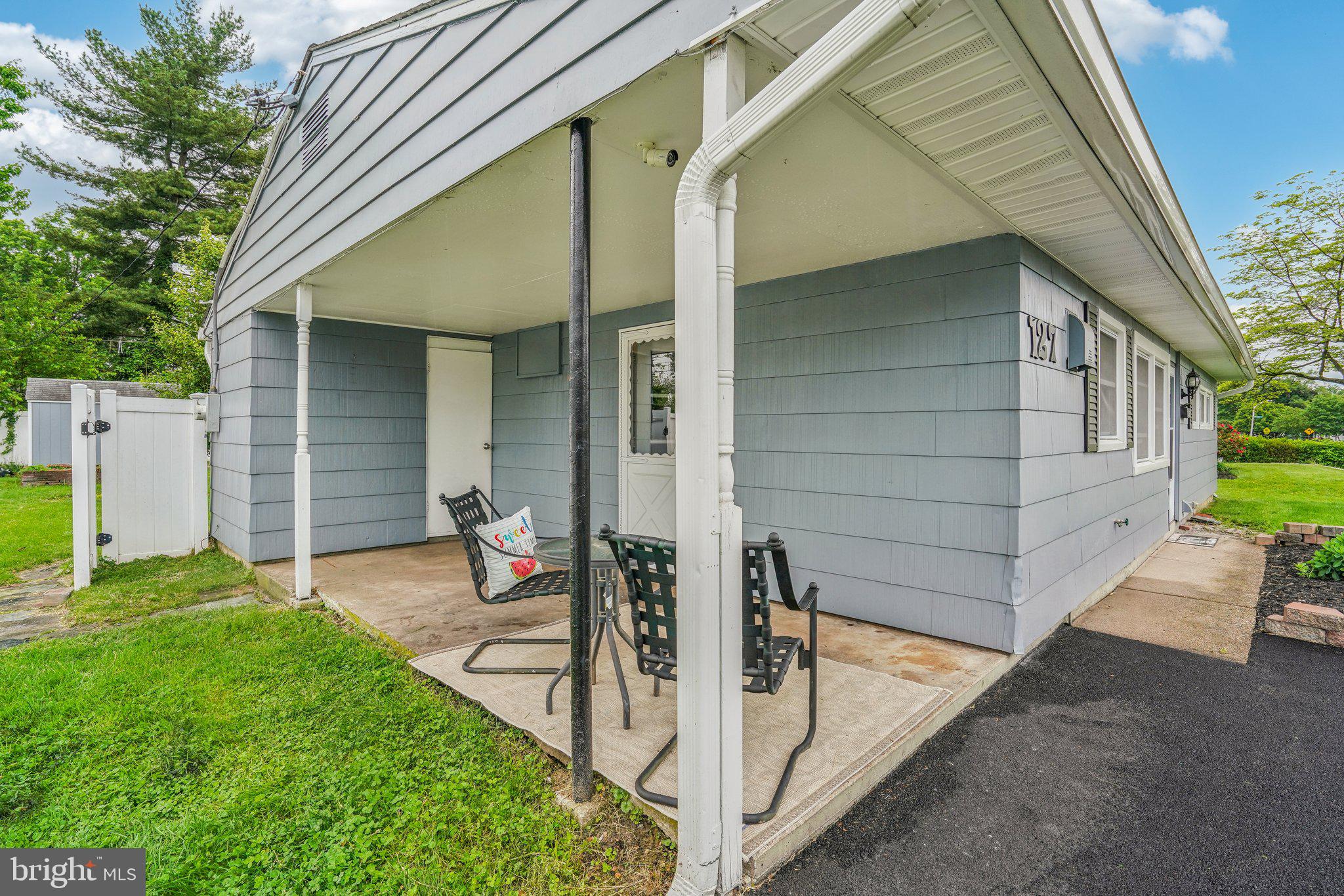 127 Elderberry Drive Levittown, PA 19054 - Photo 5 of 36