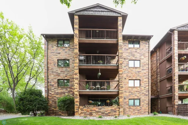 $330,000 | 220 8th Street South, Unit B2, Fargo, ND 58103