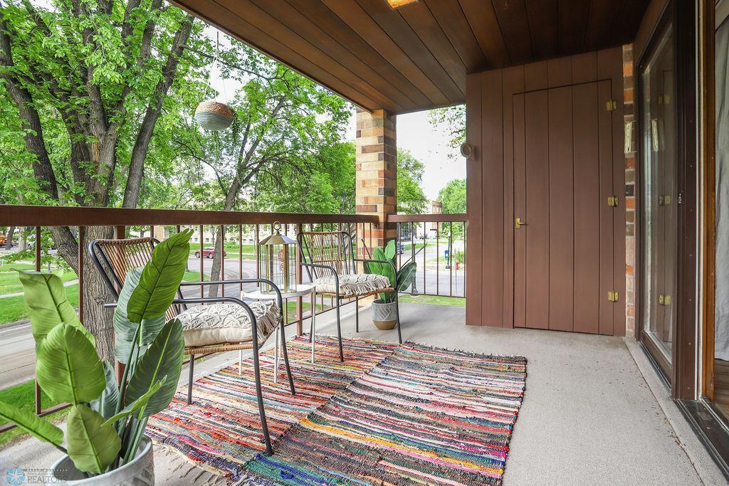 220 8th Street South, Unit B2 Fargo, ND 58103 - Photo 11 of 31