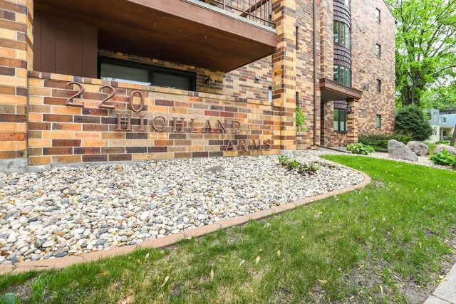 $330,000 | 220 8th Street South, Unit B2, Fargo, ND 58103