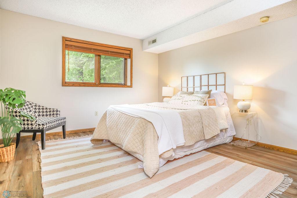 220 8th Street South, Unit B2 Fargo, ND 58103 - Photo 21 of 31