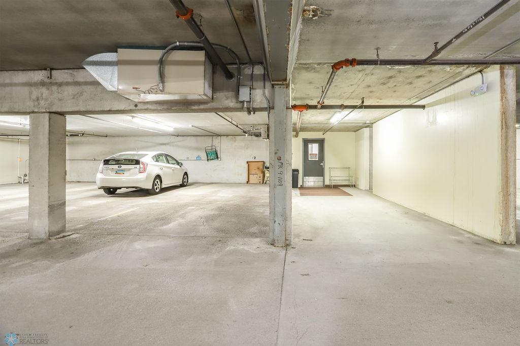 220 8th Street South, Unit B2 Fargo, ND 58103 - Photo 29 of 31