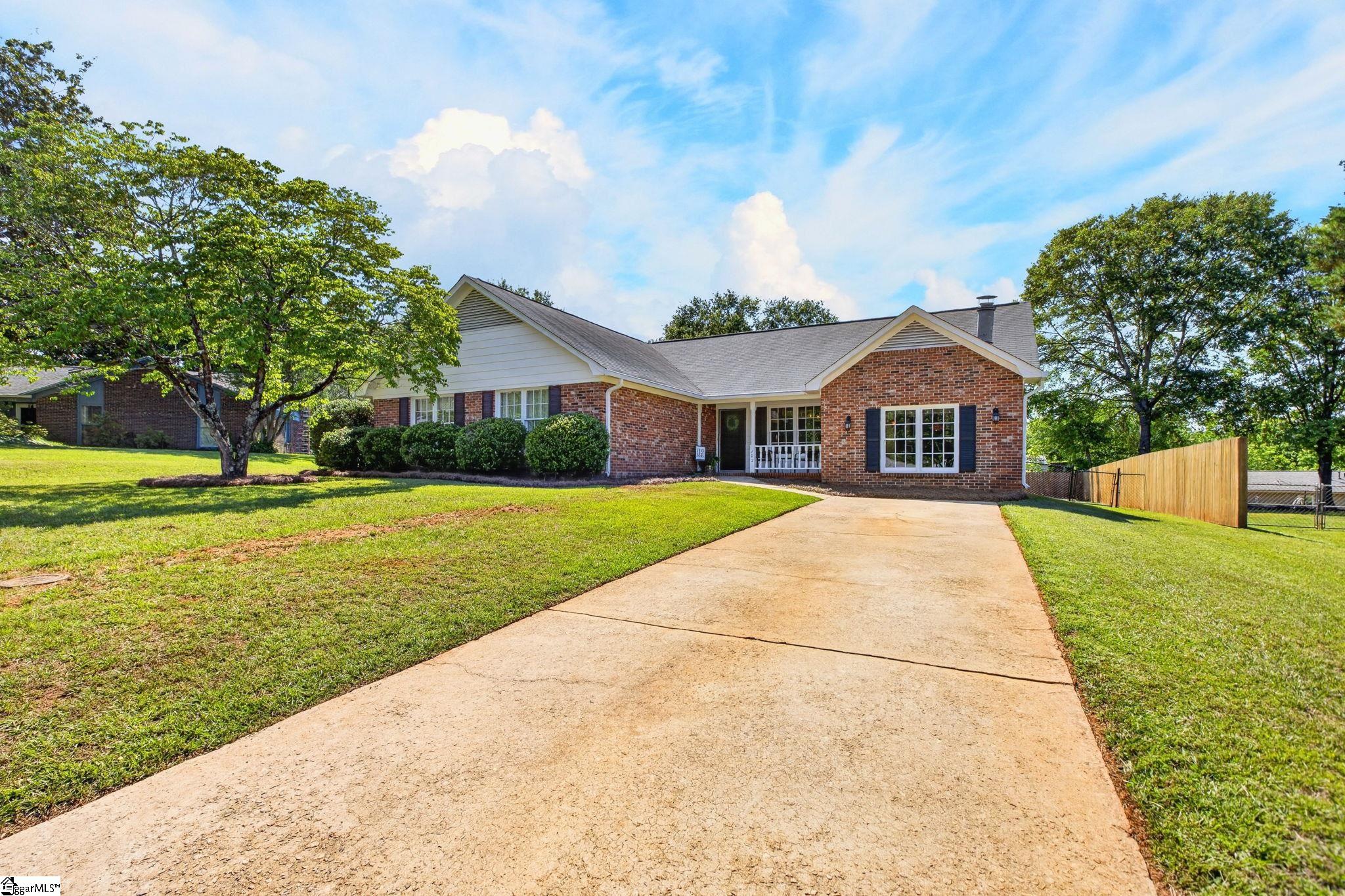 102 Ambergate Court Greer, SC 29650 - Photo 1 of 39