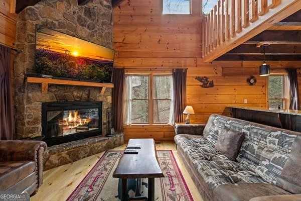 $525,000 | 275 North Moreland Drive, Blue Ridge, GA 30513