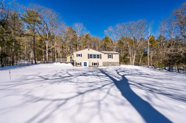 $375,000 | 31 Elkins Hill Road, Andover, NH 03216