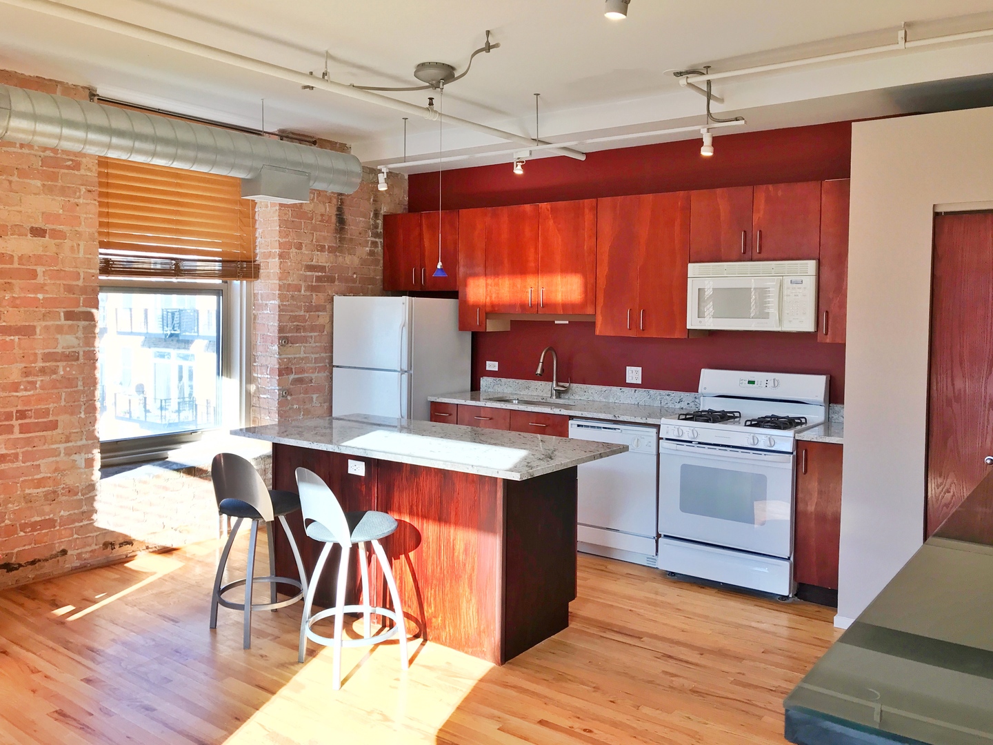 420 South Clinton Street, Unit 502 Chicago, IL 60607 - Photo 3 of 9