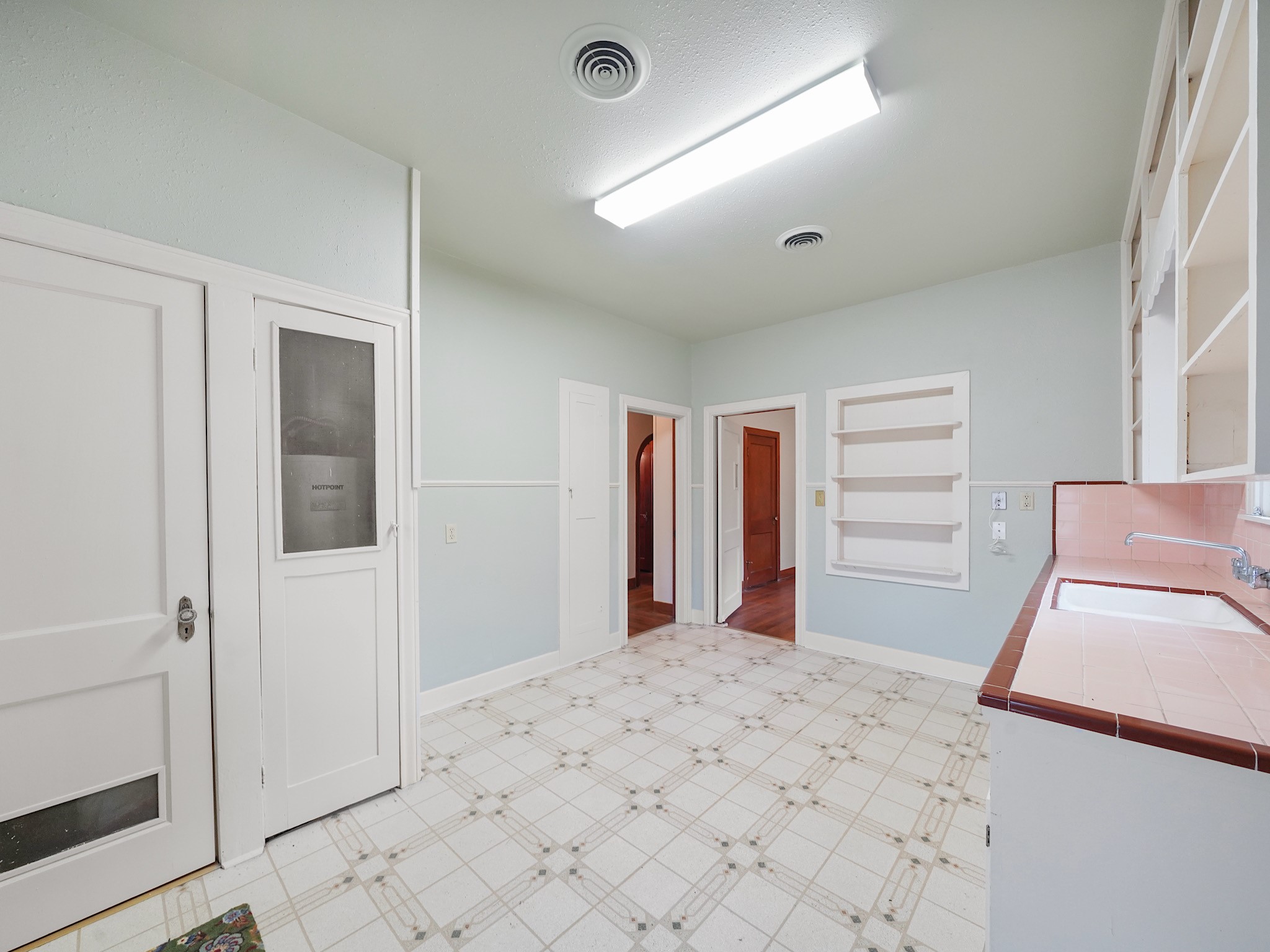 229 East Cedar Street Angleton, TX 77515 - Photo 16 of 22