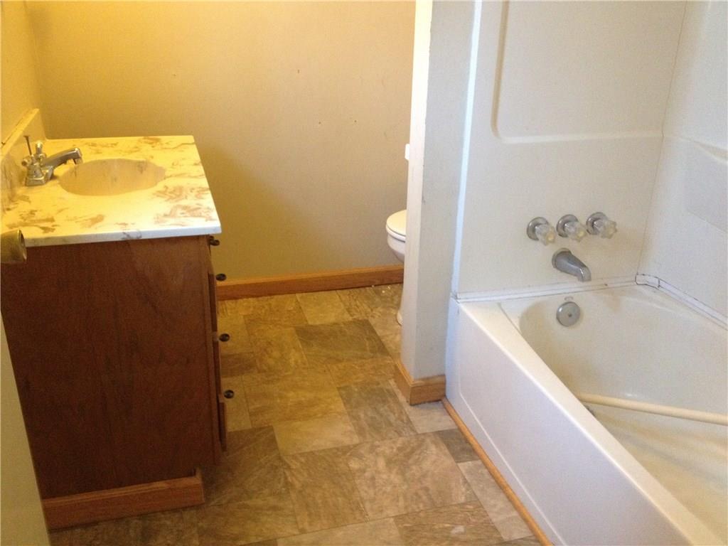 868 Spruce Street East Rochester, PA 15074 - Photo 8 of 15