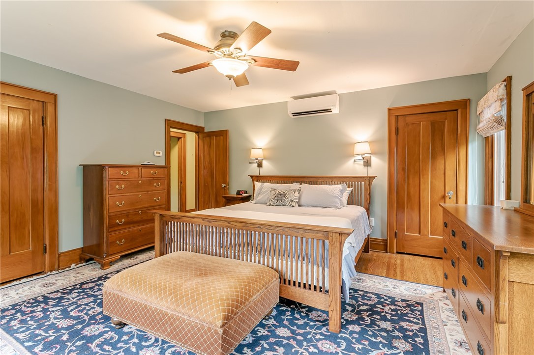 394 Rockingham Street Rochester, NY 14620 - Photo 21 of 32 2 large closets