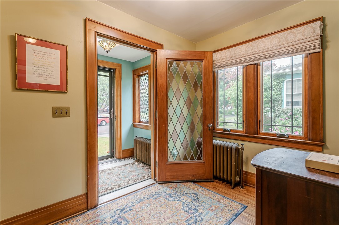 394 Rockingham Street Rochester, NY 14620 - Photo 3 of 32