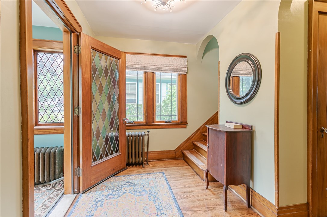 394 Rockingham Street Rochester, NY 14620 - Photo 4 of 32