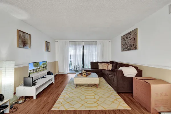 $2,150 | 9840 Pineapple Tree Drive, Unit 204, Boynton Beach, FL 33436