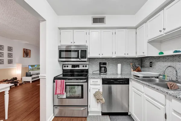 $2,150 | 9840 Pineapple Tree Drive, Unit 204, Boynton Beach, FL 33436