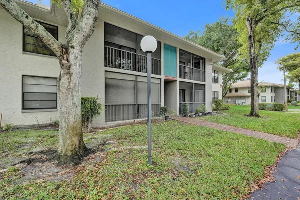 $2,150 | 9840 Pineapple Tree Drive, Unit 204, Boynton Beach, FL 33436