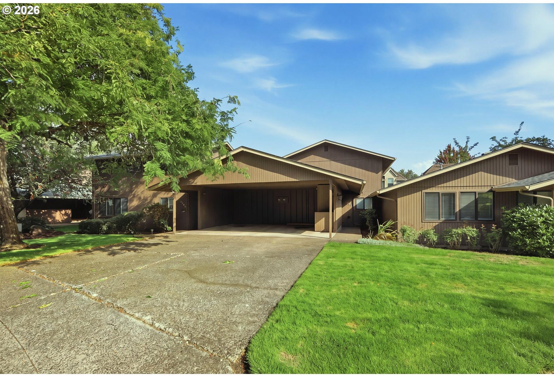 2204 Ridgeway Drive Eugene, OR 97401 - Photo 2 of 40 Gallery Image 2