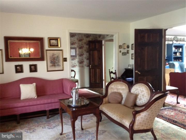588 Sentinel Road Moorestown, NJ 08057 - Photo 4 of 25 Living Room