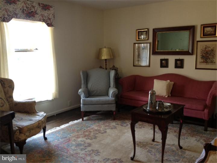 588 Sentinel Road Moorestown, NJ 08057 - Photo 5 of 25 Living Room