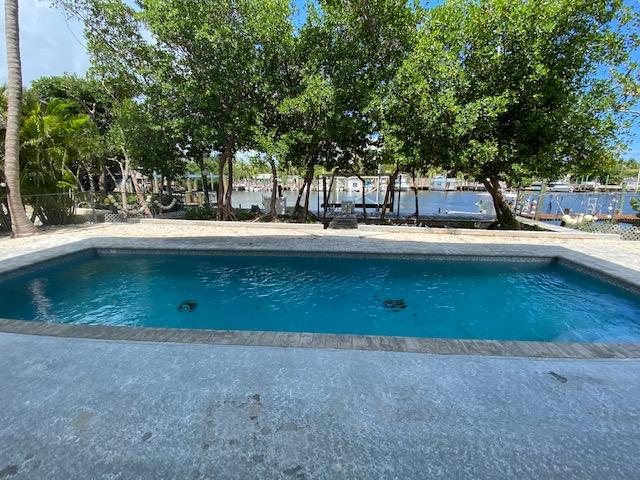 121 Galleon Road Islamorada, FL 33036 - Photo 3 of 4 Pool