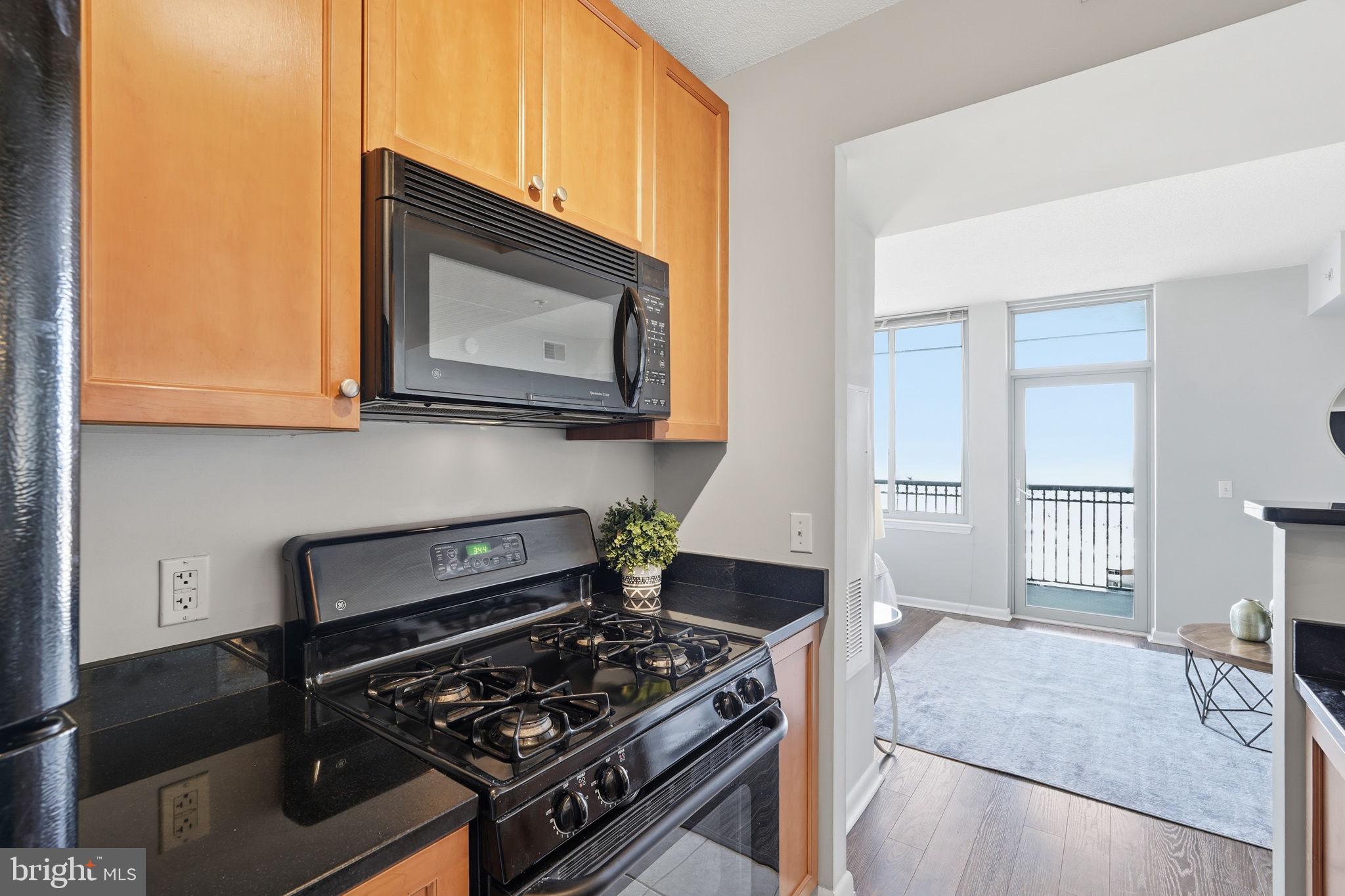 851 North Glebe Road, Unit 1812 Arlington, VA 22203 - Photo 12 of 39