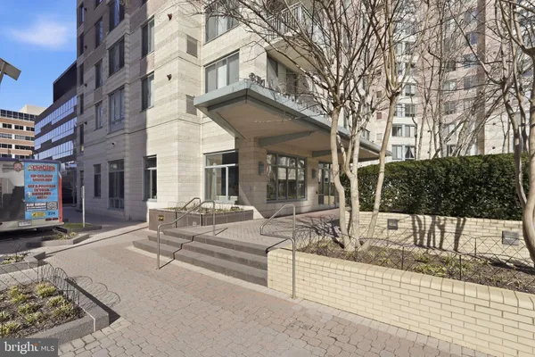 $385,000 | 851 North Glebe Road, Unit 1812, Arlington, VA 22203