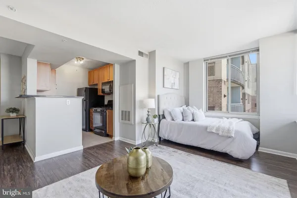 $385,000 | 851 North Glebe Road, Unit 1812, Arlington, VA 22203