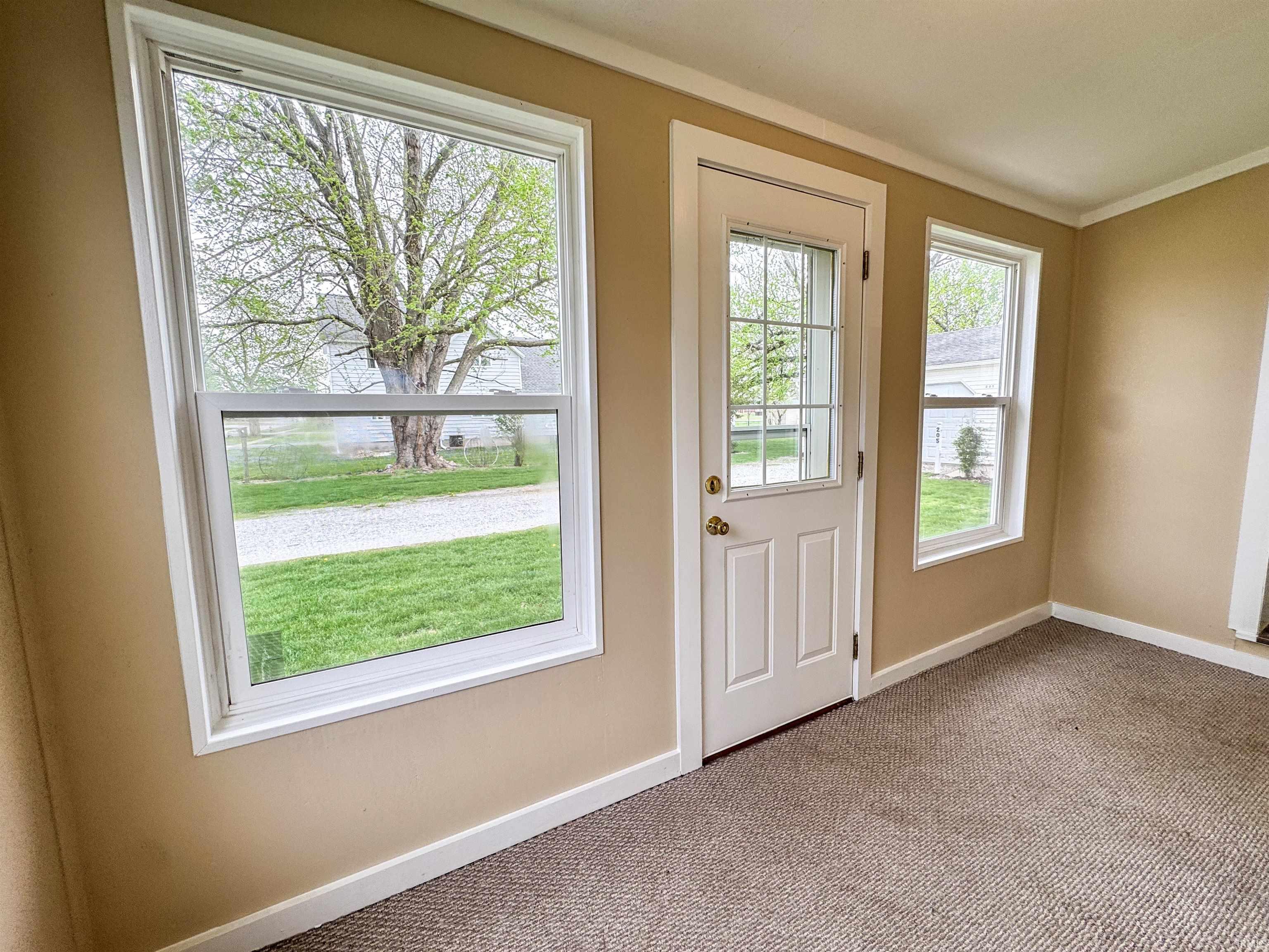 205 West Main Street Chalmers, IN 47929 - Photo 14 of 32
