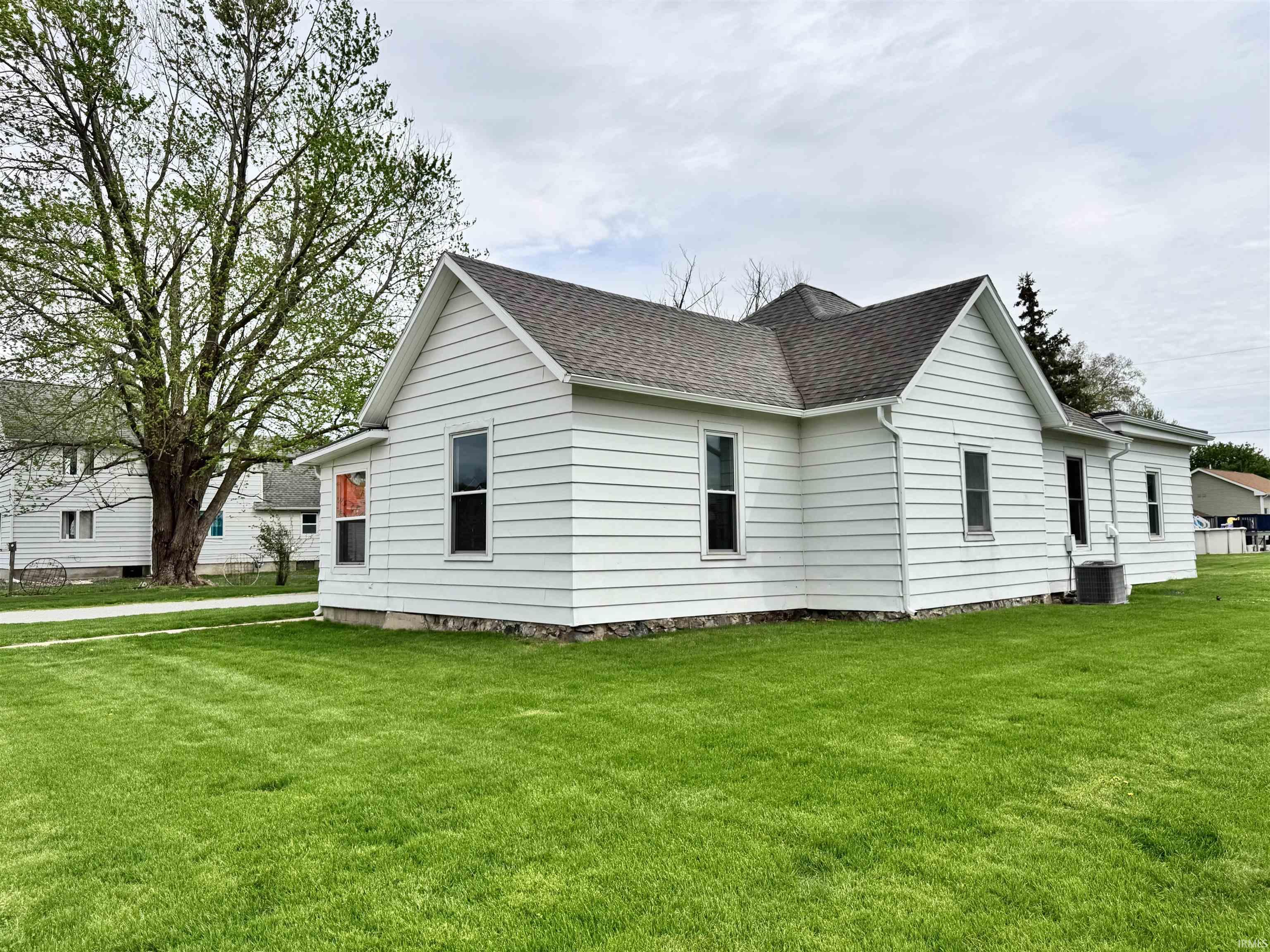 205 West Main Street Chalmers, IN 47929 - Photo 32 of 32