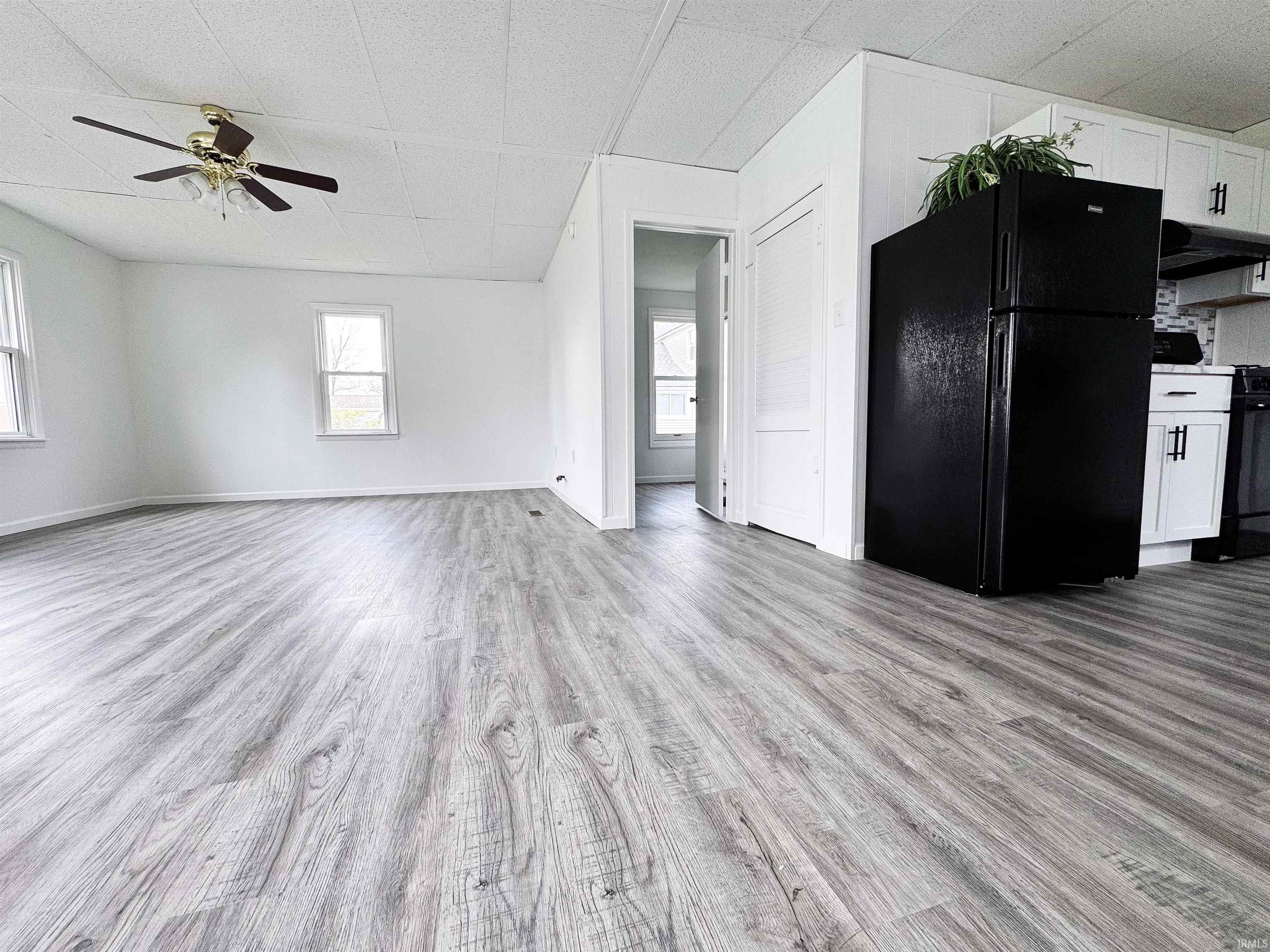 205 West Main Street Chalmers, IN 47929 - Photo 7 of 32