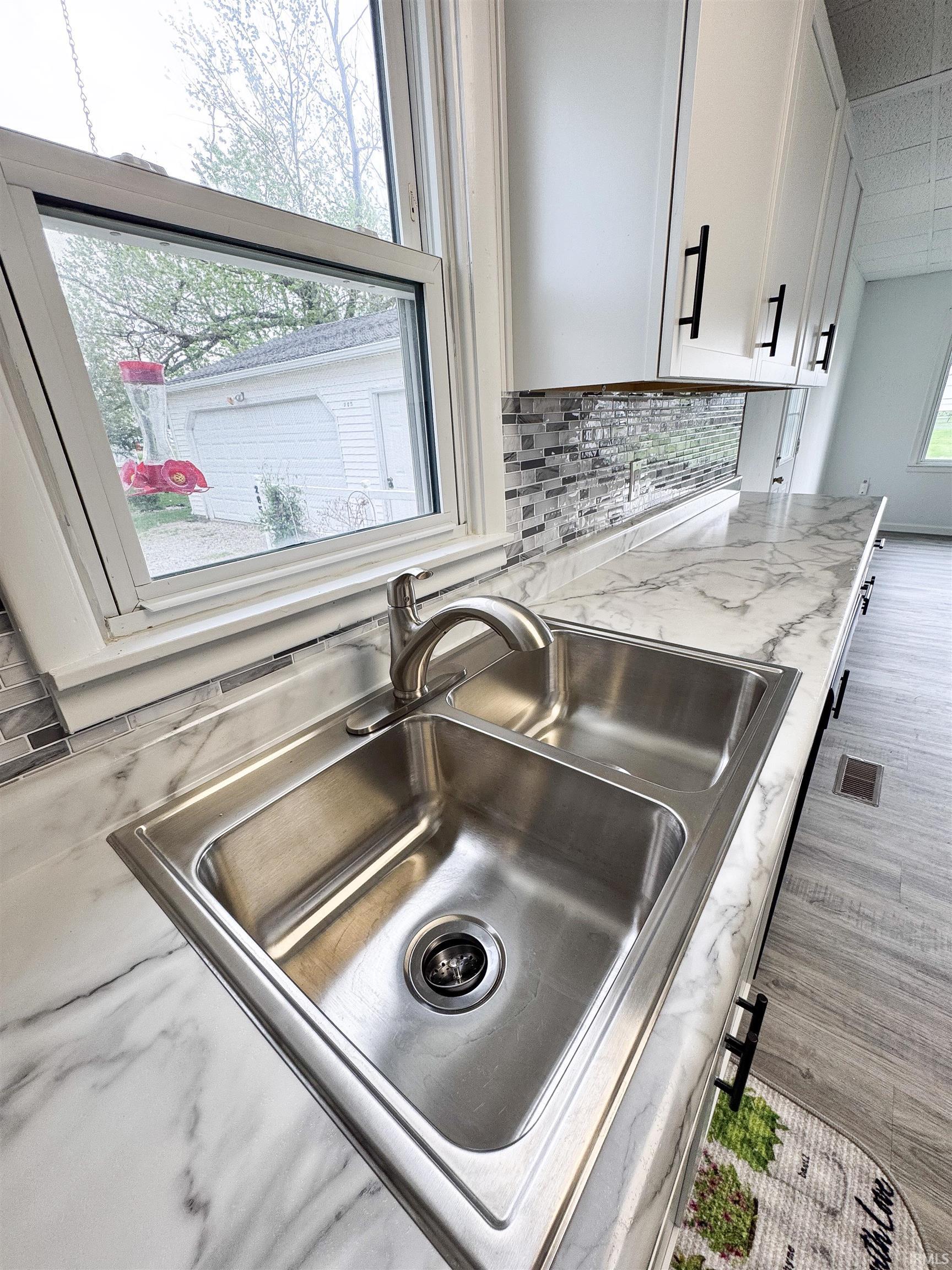 205 West Main Street Chalmers, IN 47929 - Photo 10 of 32