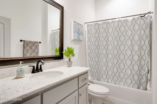 $2,700 | Undisclosed Address, Youngsville, LA 70592