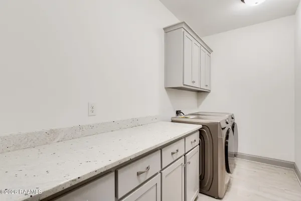 $2,700 | Undisclosed Address, Youngsville, LA 70592