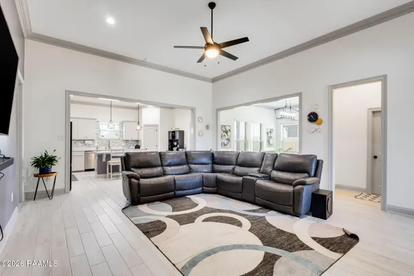 $2,700 | Undisclosed Address, Youngsville, LA 70592