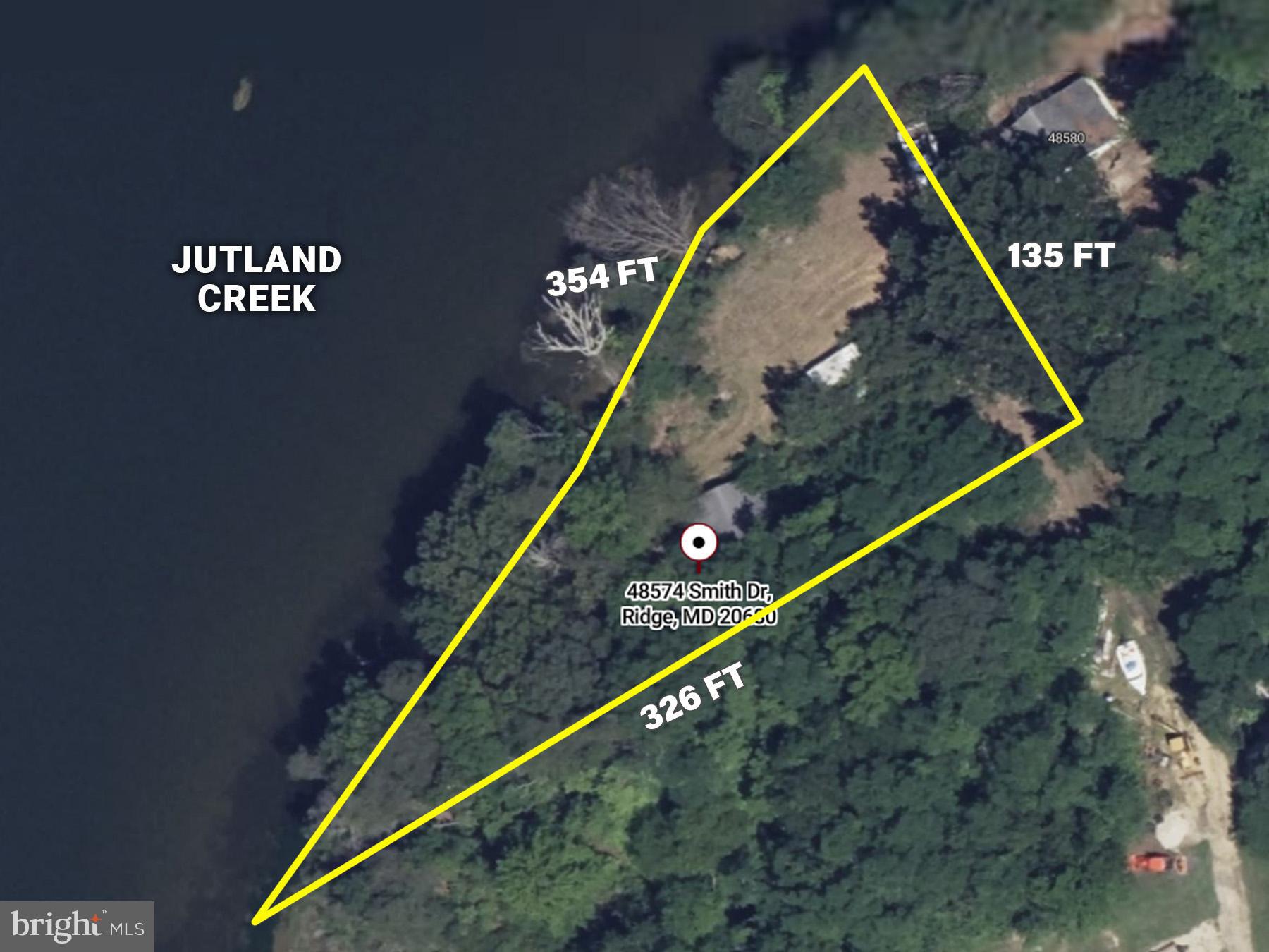 a picture of a tennis court