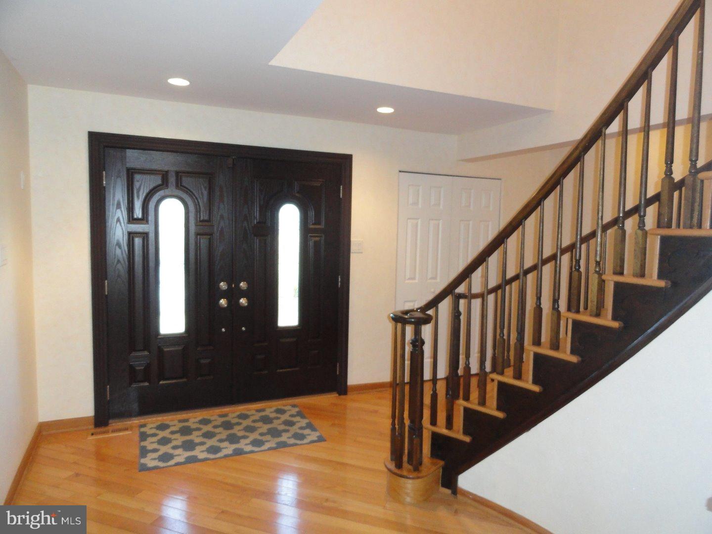 85 Snowflake Road Huntingdon Valley, PA 19006 - Photo 2 of 24 Gallery Image 2