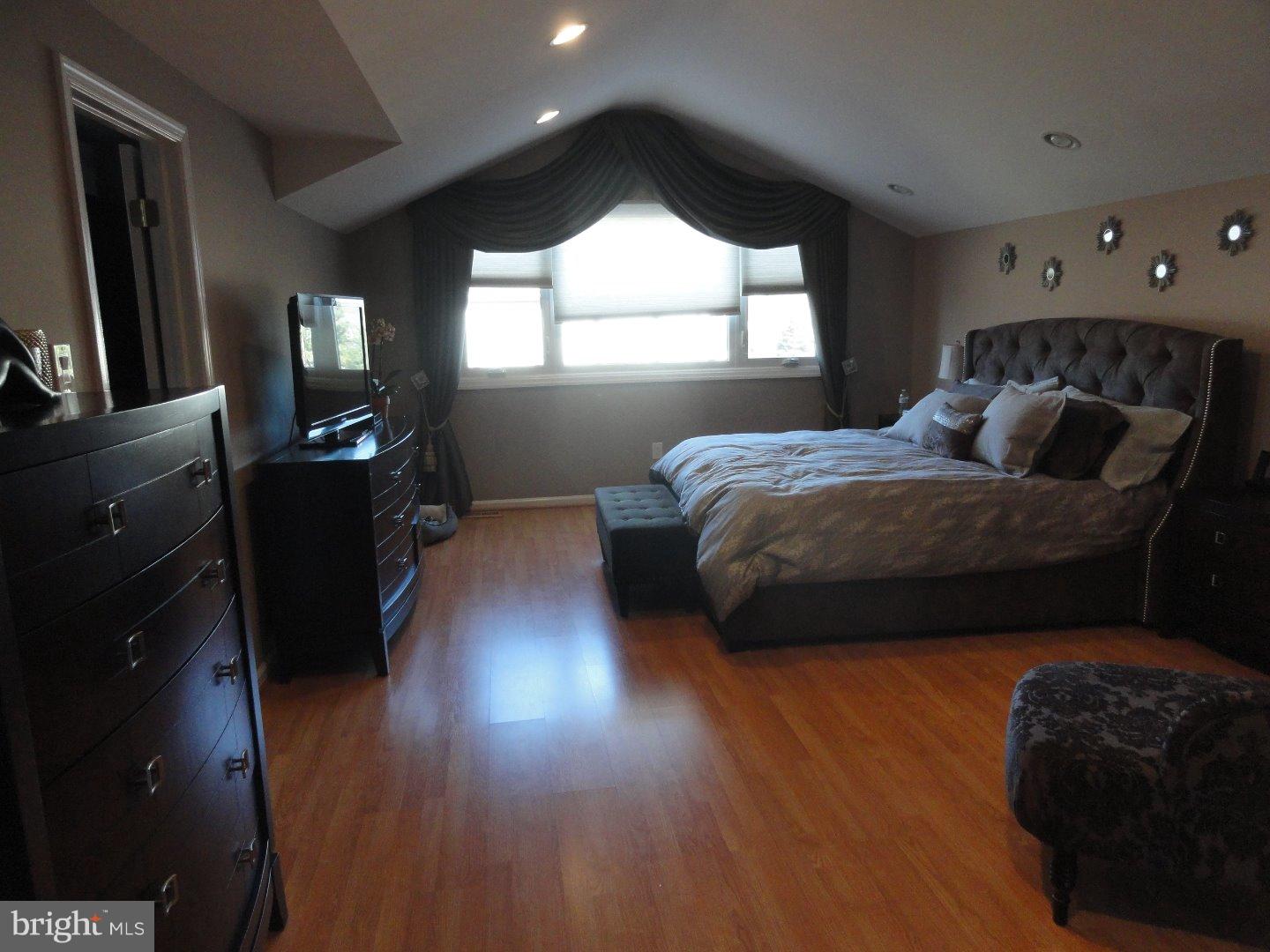 85 Snowflake Road Huntingdon Valley, PA 19006 - Photo 12 of 24 Gallery Image 12