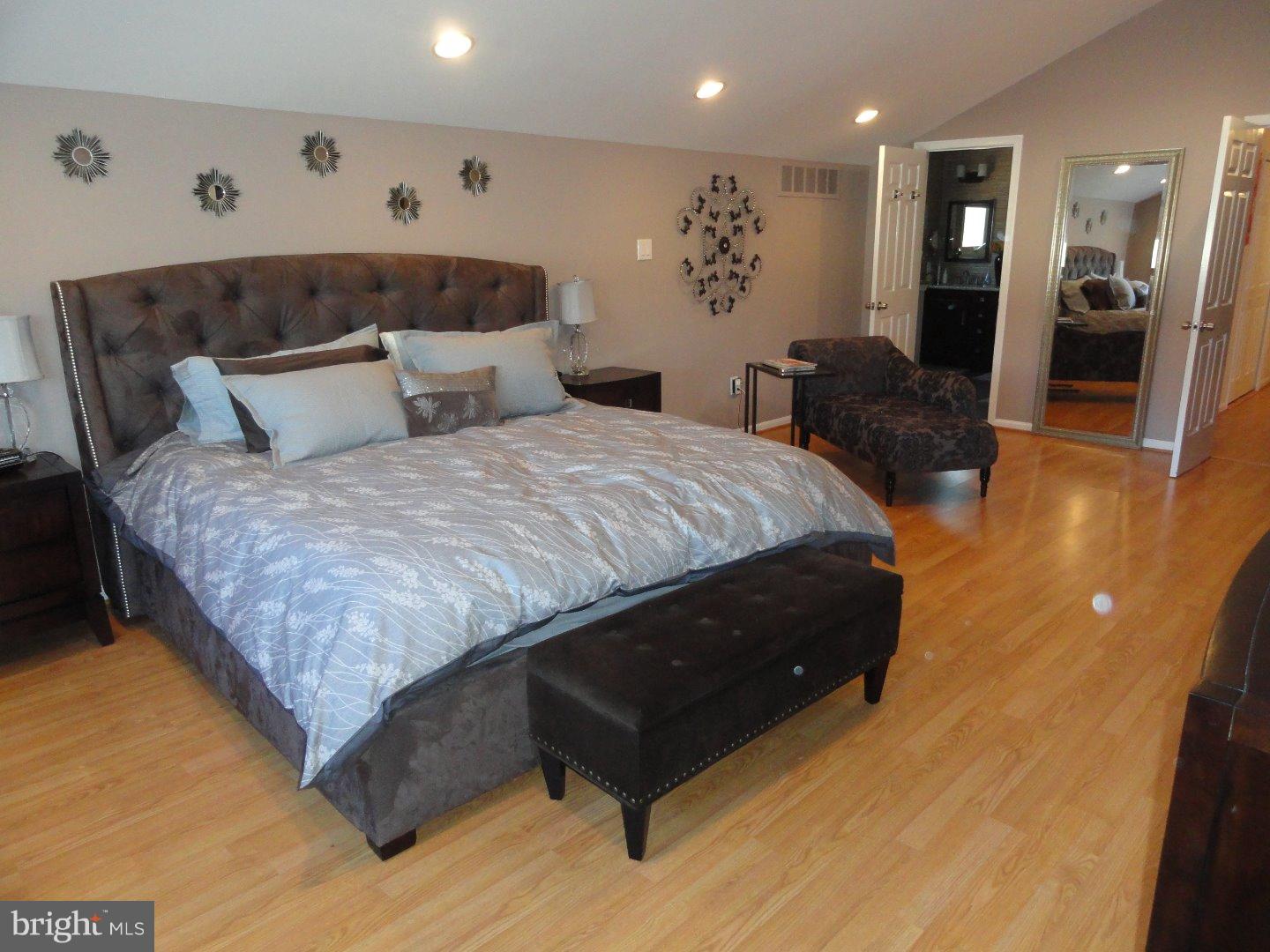 85 Snowflake Road Huntingdon Valley, PA 19006 - Photo 13 of 24 Gallery Image 13