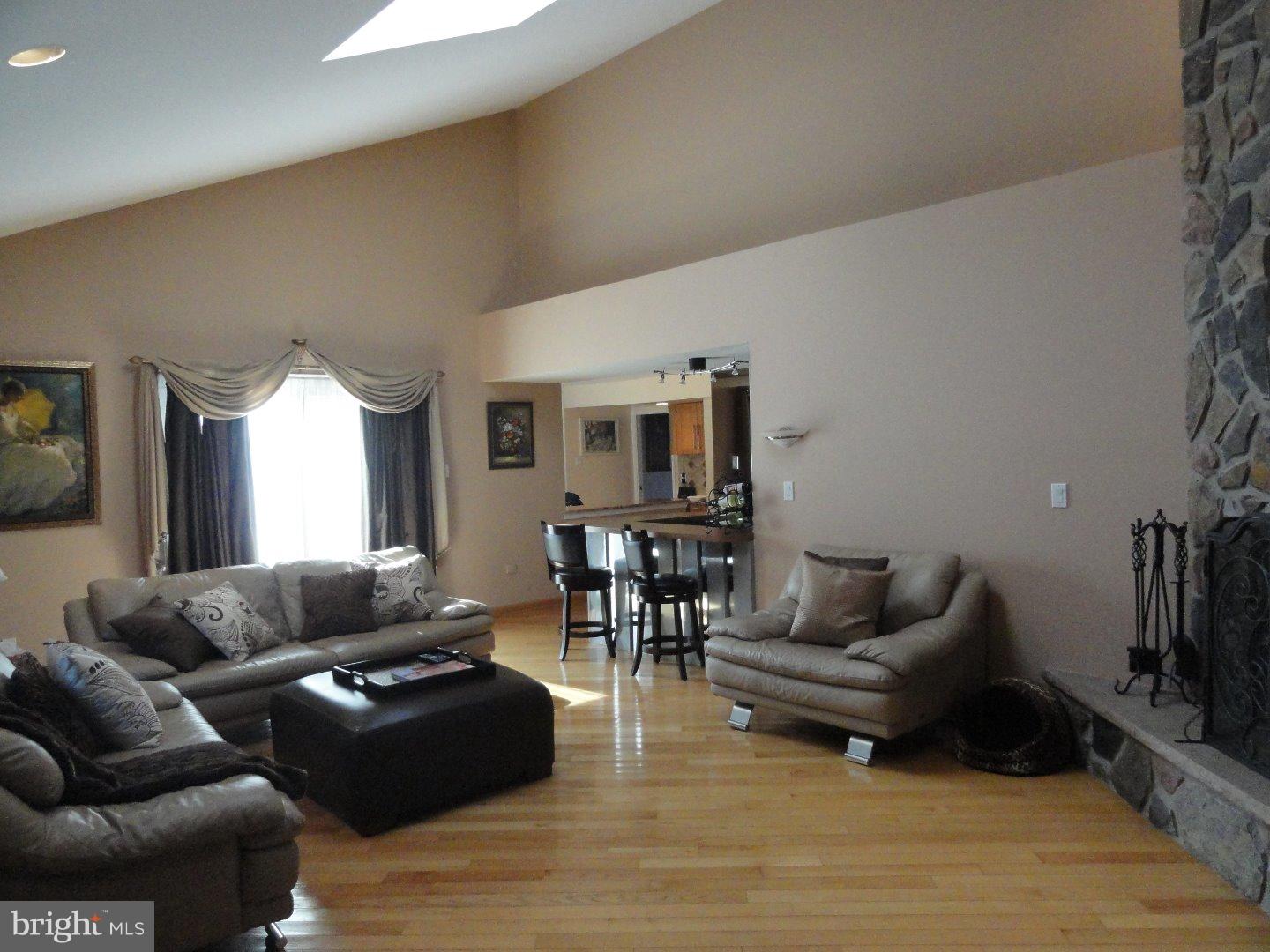 85 Snowflake Road Huntingdon Valley, PA 19006 - Photo 10 of 24 Gallery Image 10