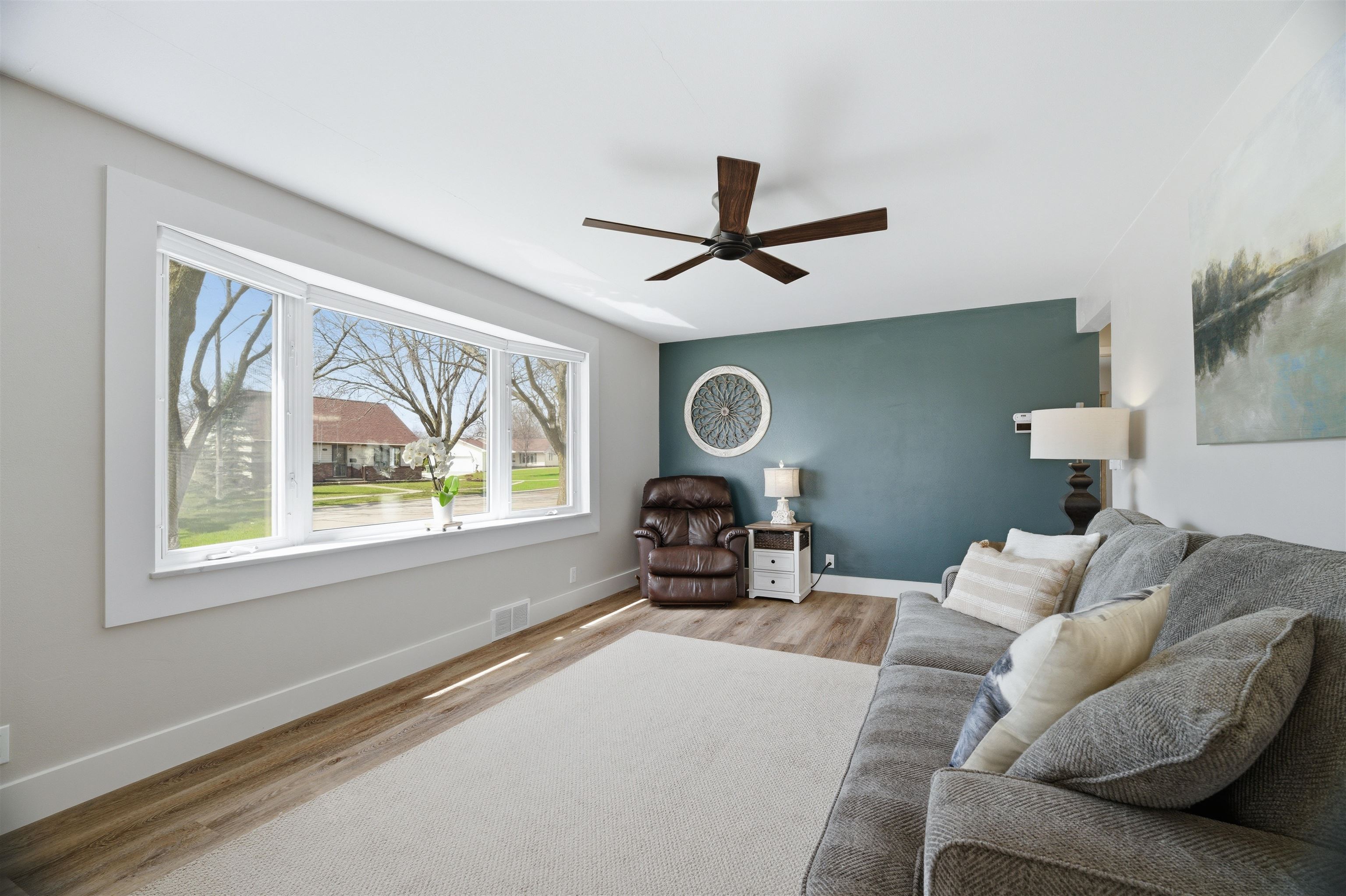 227 South Matthew Street Kimberly, WI 54136 - Photo 4 of 31