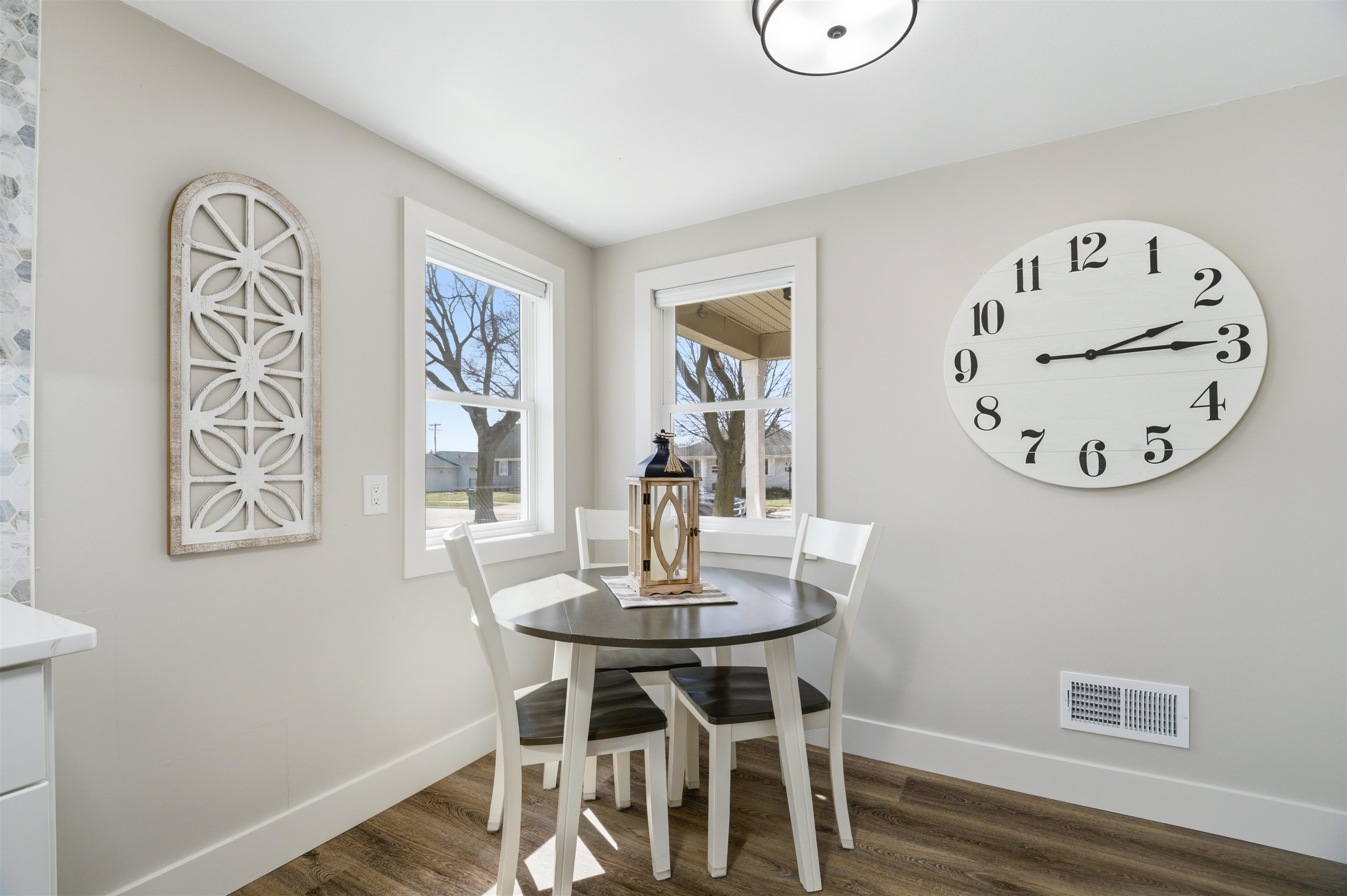 227 South Matthew Street Kimberly, WI 54136 - Photo 5 of 31