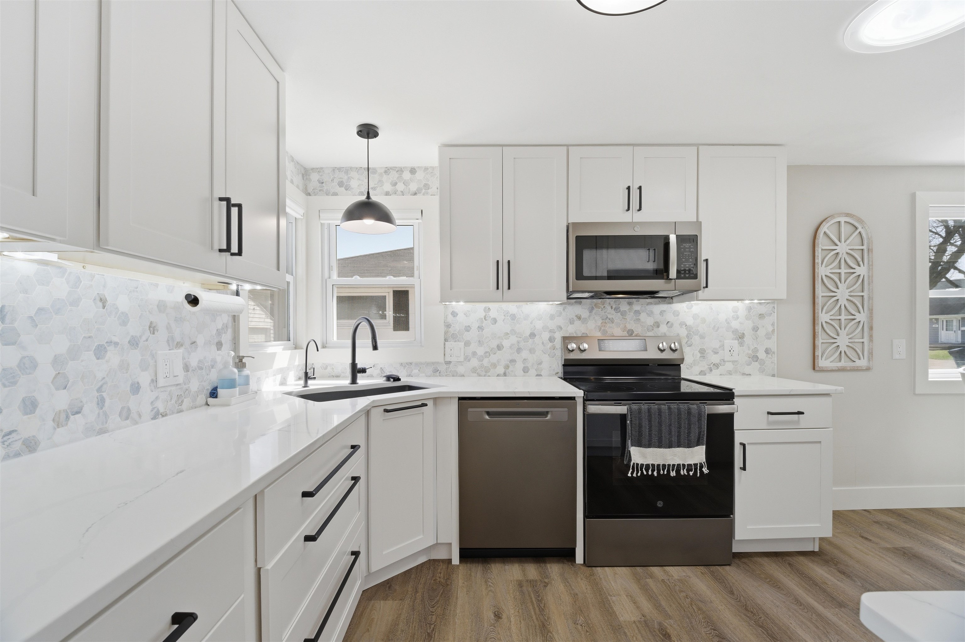 227 South Matthew Street Kimberly, WI 54136 - Photo 7 of 31